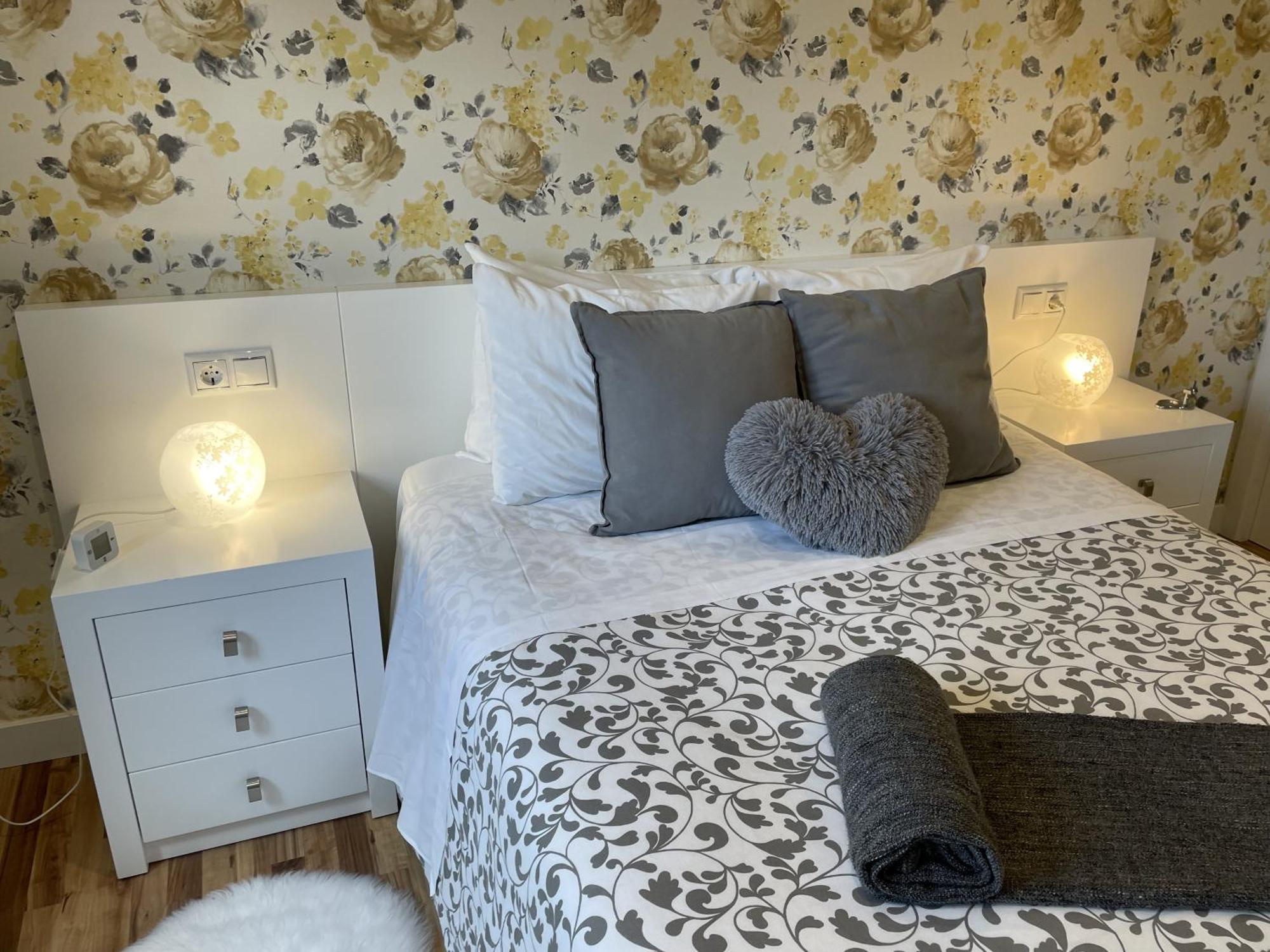 Apartment Silver *